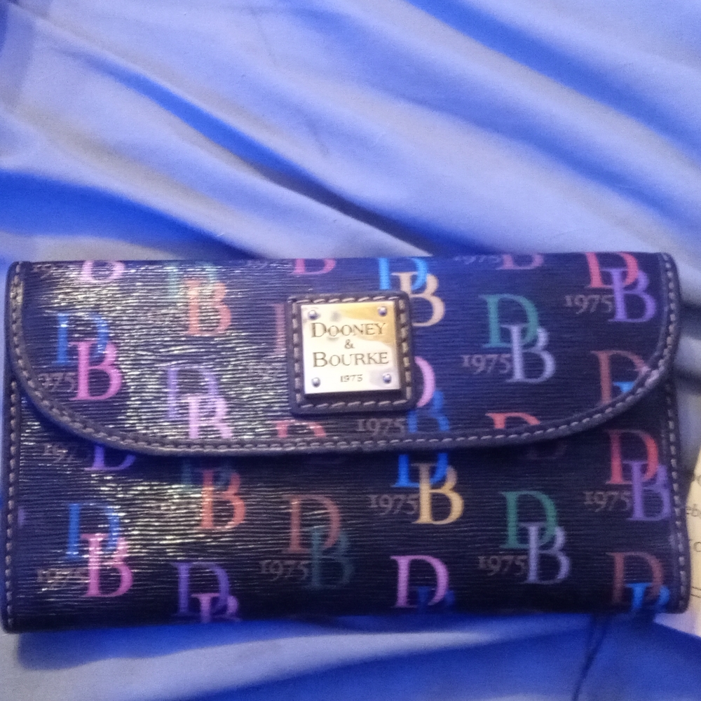 Dooney and Bourke wallet